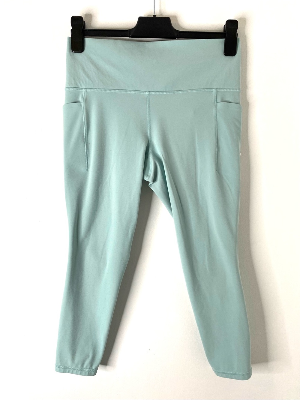 Athleta Salutation Stash Pocket II 7/8 Leggings Mint Green Powervita
